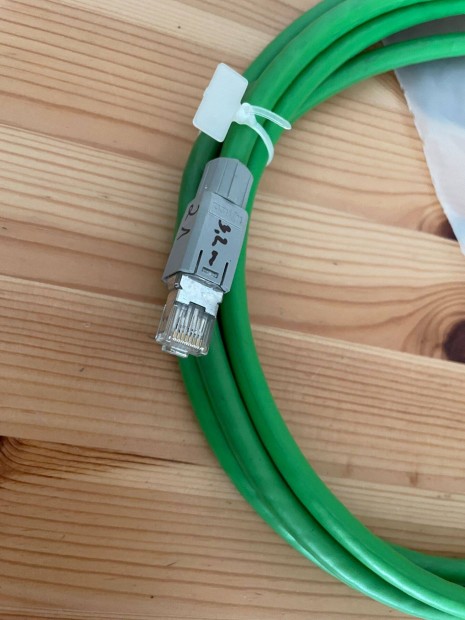 Profinet kábel kb. 3m. 5db van. Ár/db