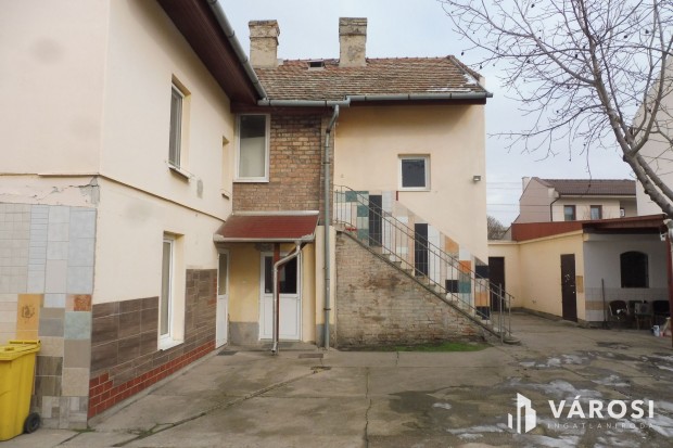 Profitot gy�rt� h�z,j� befektet�ssel egy�tt elad�.