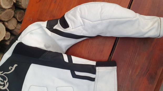 Protectoros b�r dzseki n�i kis m�ret