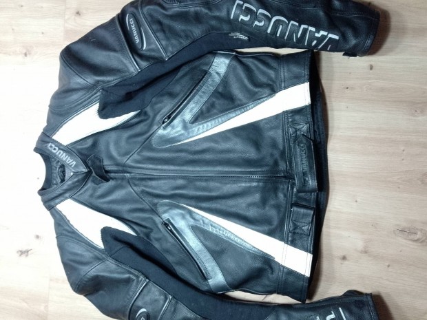 Protektoros motoros b�rkab�t 