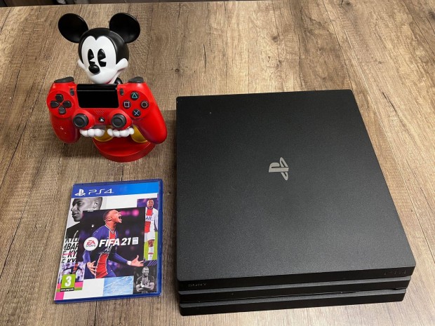 Ps4 Pro 1Tb konzol kontrollerrel