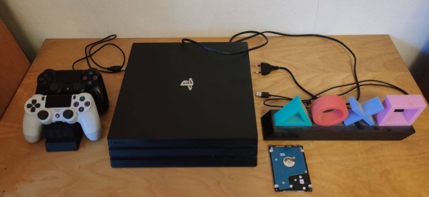 Ps4 Pro Cuh-7216b+1 Tb SSD+ 1 kontoller s egyebek