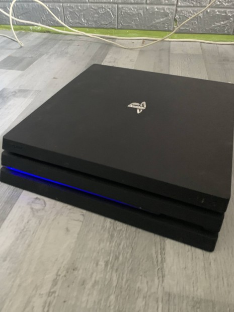 Ps4 Pro alkatrsznek!