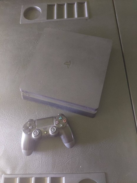 Ps4 Slim 500 gb normál állapotban Playstation 4 ingyen futár