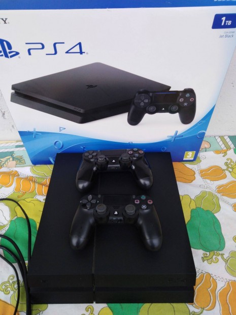 Ps4 konzol 1TB 2 kontrollerrel ingyenes szlltssal