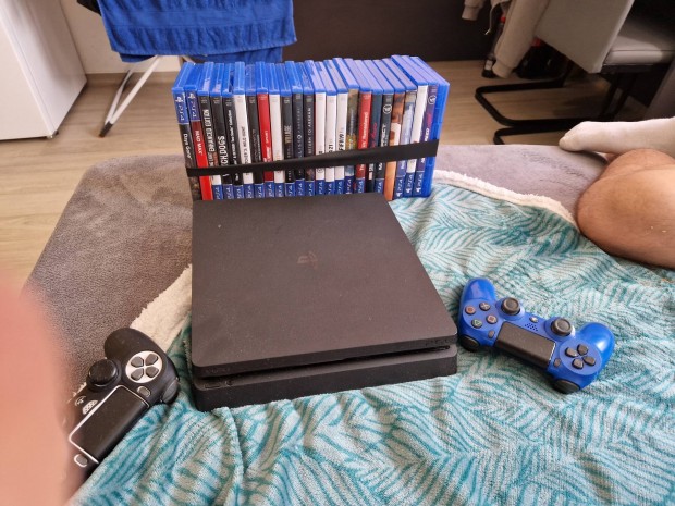 Ps 4 jtkokkal 1 TB 30 jtkokkal elad komoly rdekldk hvjanak!