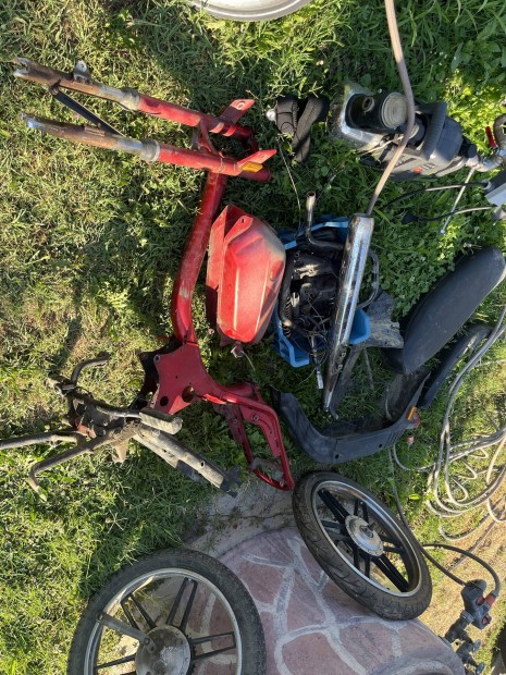 Puch X50 motor moped alkatrsz ls vz tank 