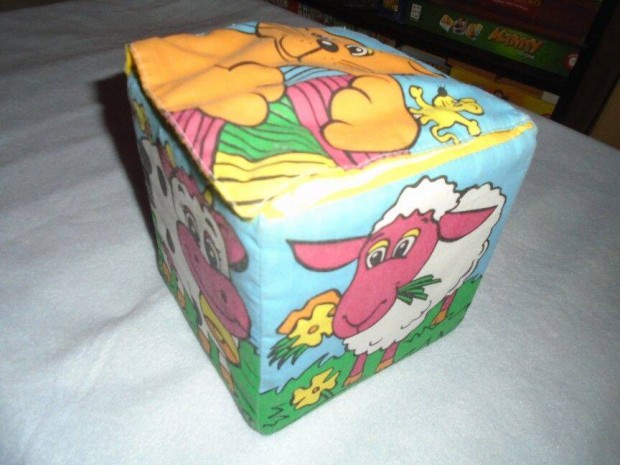 Puha kocka állathangokkal (mérete 15*15*15 cm)