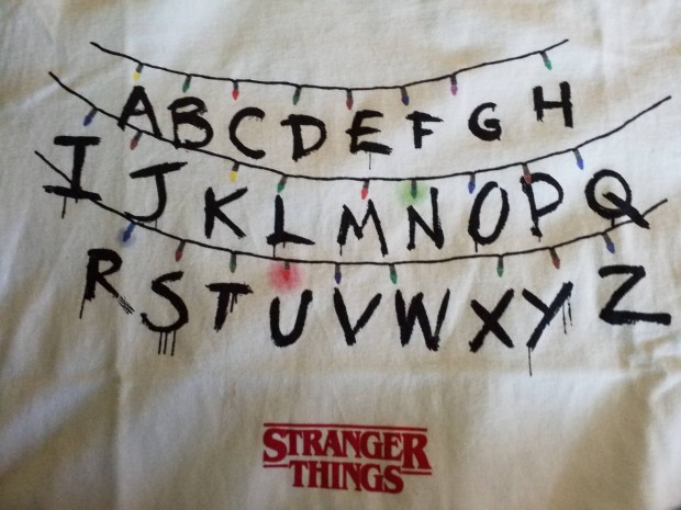 Pull&Bear Stranger Things fehr karcsonyi pl S  mret