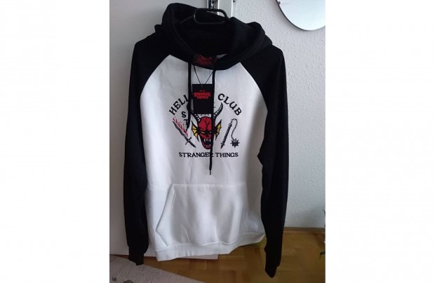 Pull&Bear mrks Stranger Things Hellfire Club kapucnis pulver (XL)