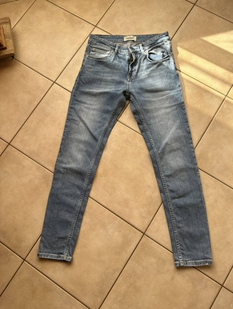 Pull&Bear skinny farmer 40, jszer