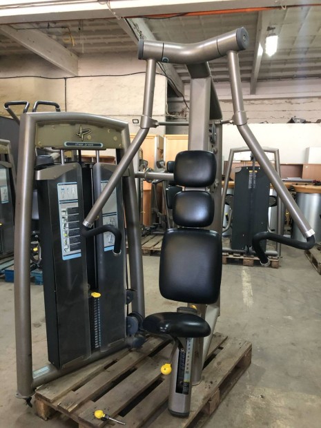 Pulse mellnyomó gép, chest press