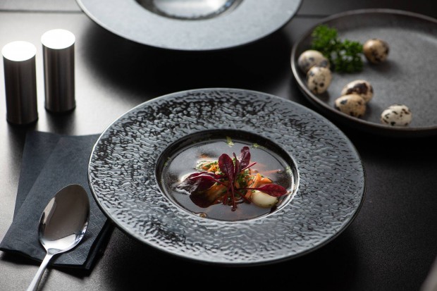 Pultos- Felszolg�l�