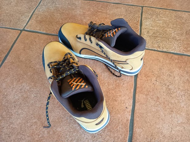 Puma munkav�delmi cipo