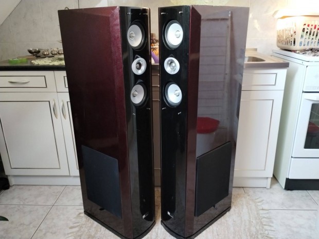 Pure Acoustics nagy méretű álló hangfalpár