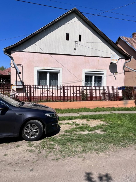 Pspkladny csaldi hz elad