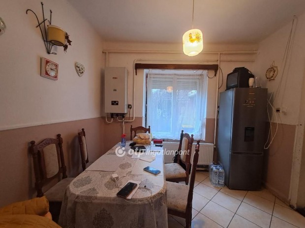 P�sp�klad�nyi 73 nm-es h�z elad�