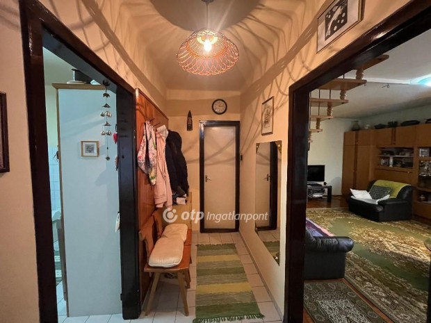 P�sp�klad�nyi elad� 95 nm-es h�z