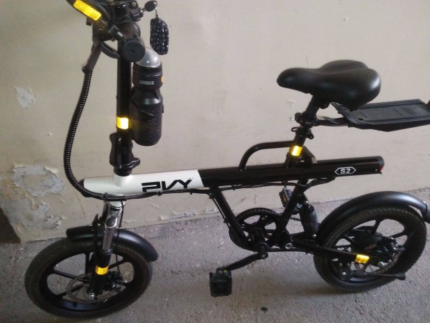 Pvy S2 a legkönnyebb e-bike rollerkerékpár különlegesség