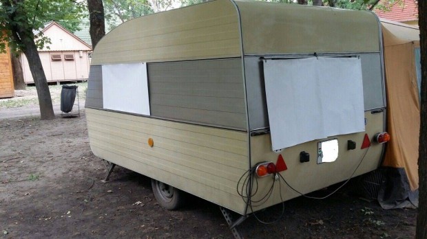 Qek Aero 325 Lakókocsi