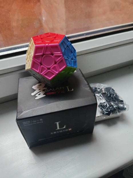 Qiyi Galaxy V2 LM Magnetic Megaminx