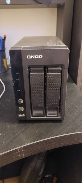 Qnap-TS221 NAS 1TB lemezzel