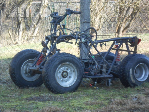 Quad 150 cm3-es,nagyméretű 2002-es karosszéria motor nélkűl