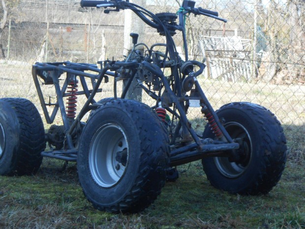 Quad 150cm3-es nagymret,hinyos -zemkptelenl alkatrsznek