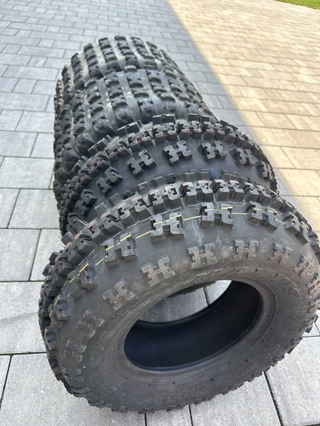 Quad gumi maxxis
