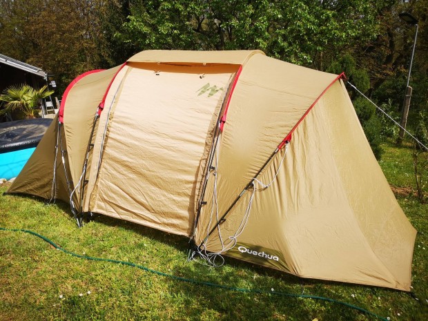Quechua T4.2 családi sátor némi hibával