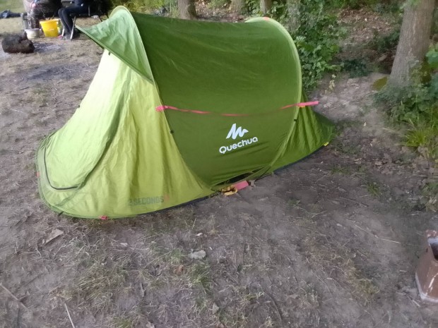Quechua kidobós pop up sátor újszerű hibátlan
