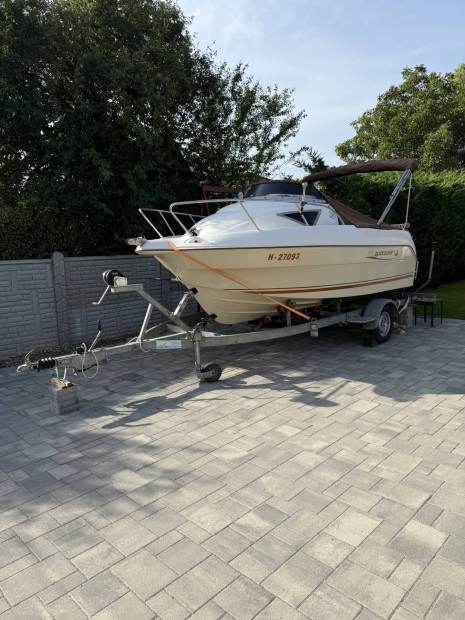 Quicksilver 510 Cruiser kabinos kishaj