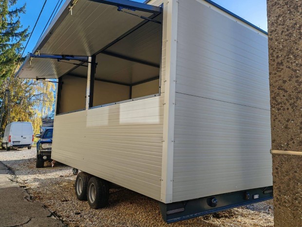 R0302 69 Foodtruck Food Truck Bfkocsi