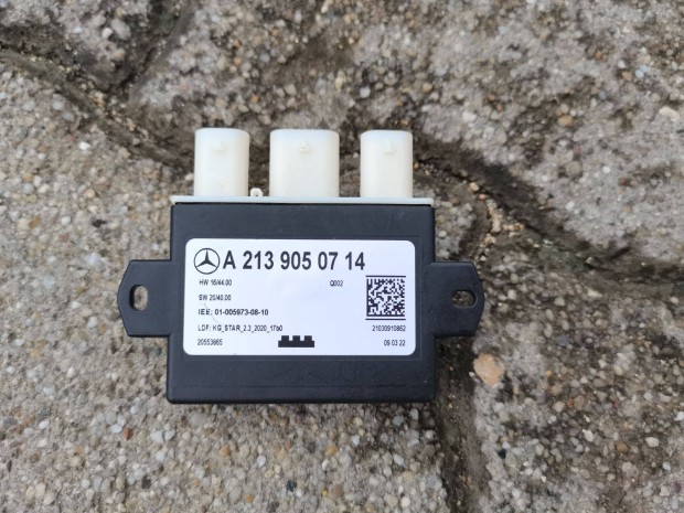 R0302 A2139050714 Mercedes Csomagtr ajt vezrl elektronika j