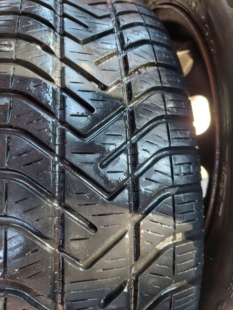 R15 Ford 5108 lemezfelni, Pirelli gumival 195x65 r15