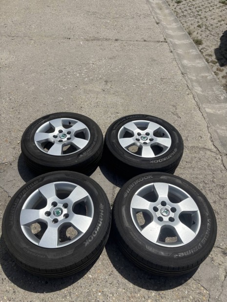 R15 Skoda alufelni 5x112 195/65 nyári gumival