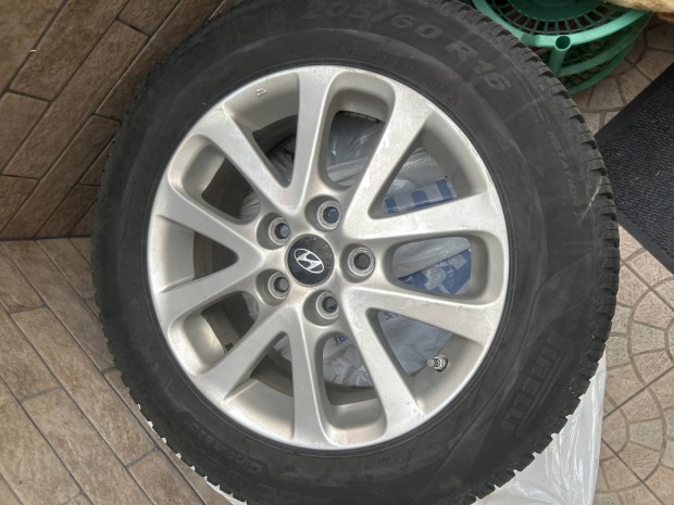 R16 5x114,3 4 db alufelni 4 évszakos gumikkal
