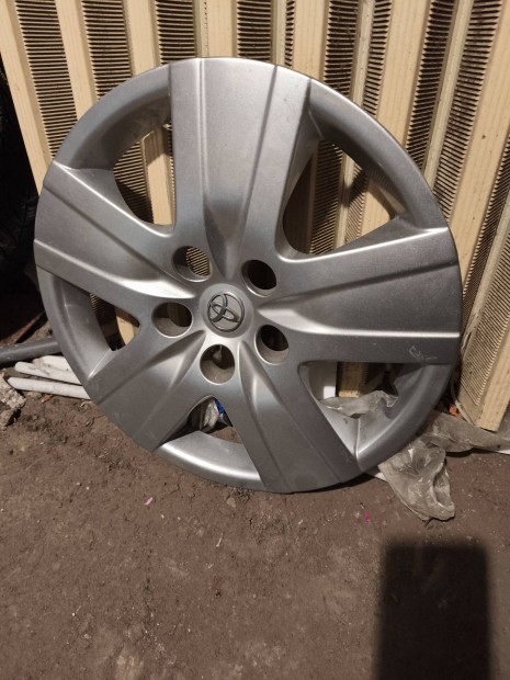 R16 5x114,3 felni t�ligumival+d�szt�rcsa 