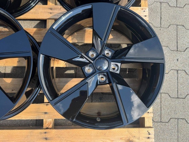 R18 5x112 (57,1) Carbonado Universe BG 7.5J ET45 új alufelnik felnik