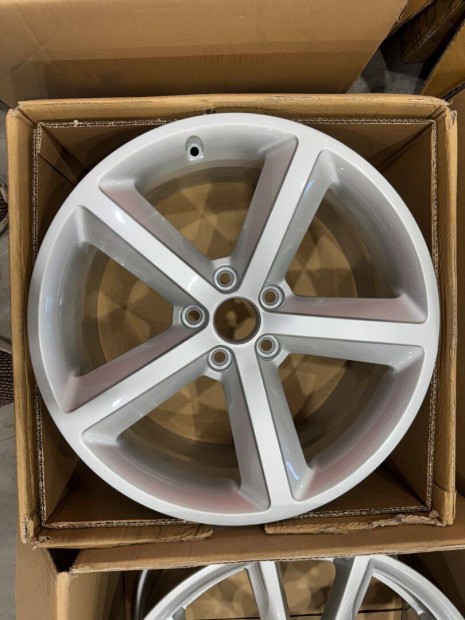 R18 Original audi 8J ET43 - 4F0 601 025DC 4F0601025DC 1db alufelni