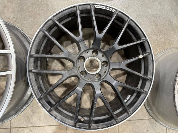 R19 Original Mercedes 8.5J ET38 - A205 401 1700 A2054011700 2db felni