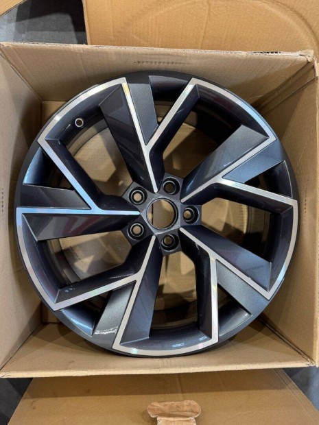 R19 Original Skoda 7J ET43 565 601 025M 565601025M 1db felni alufelni