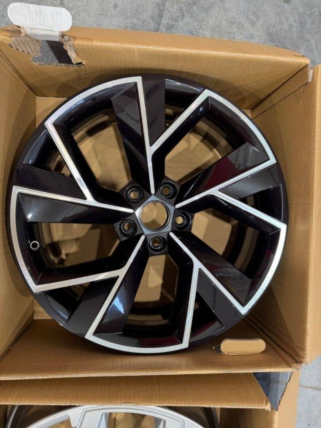R19 Original Skoda 7J ET43 565 601 025N 565601025N 1db felni alufelni