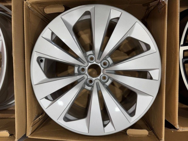 R19 Original audi 8.5J ET20 - 4M8 601 025 4M8601025 1db alufelni felni