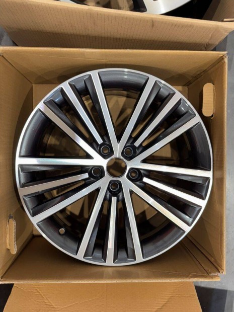 R19 Original skoda 7J ET43 565 601 025R 565601025R 1db felni alufelni