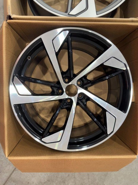 R20 Original Audi 9J ET26 - 8W0 601 025CN 8W0601025CN 1db alufelni