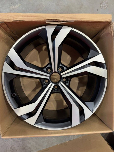 R20 Original audi 8.5J ET38 - 83A 601 025AC 83A601025AC 1db alufelni