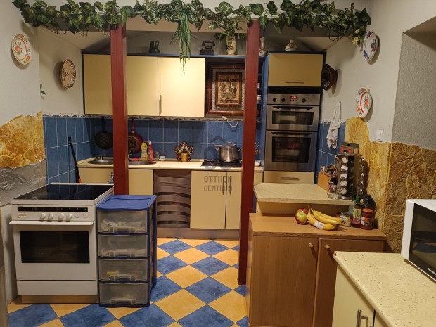 R�CKERESZT�RON SOK GENER�CI�S H�Z ELAD� - BEFEKTET�SNEK IS -  FEL�J�TA