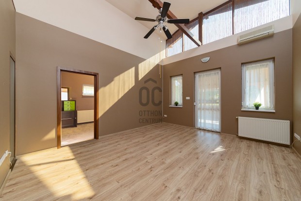 R�KOSKERT FREKVENT�LT, M�GIS CSENDES R�SZ�N, EGYEDI ADOTTS�G� H�Z, NAG