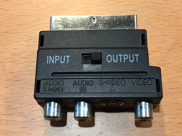 RCA/Svideo-Euroscart kapcsolhat be- s kimenetes adapter elad